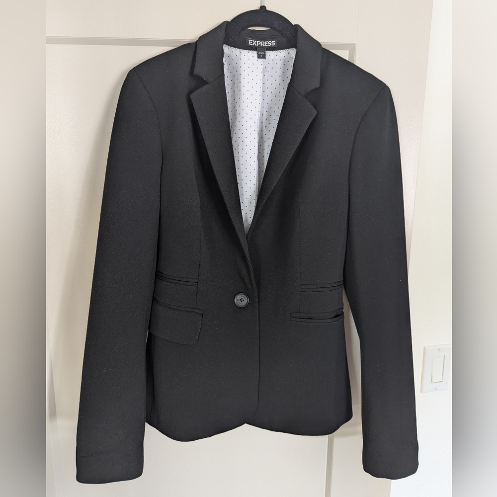 Express Women's Black Blazer - Pre-owned - Good Condition - Size 2